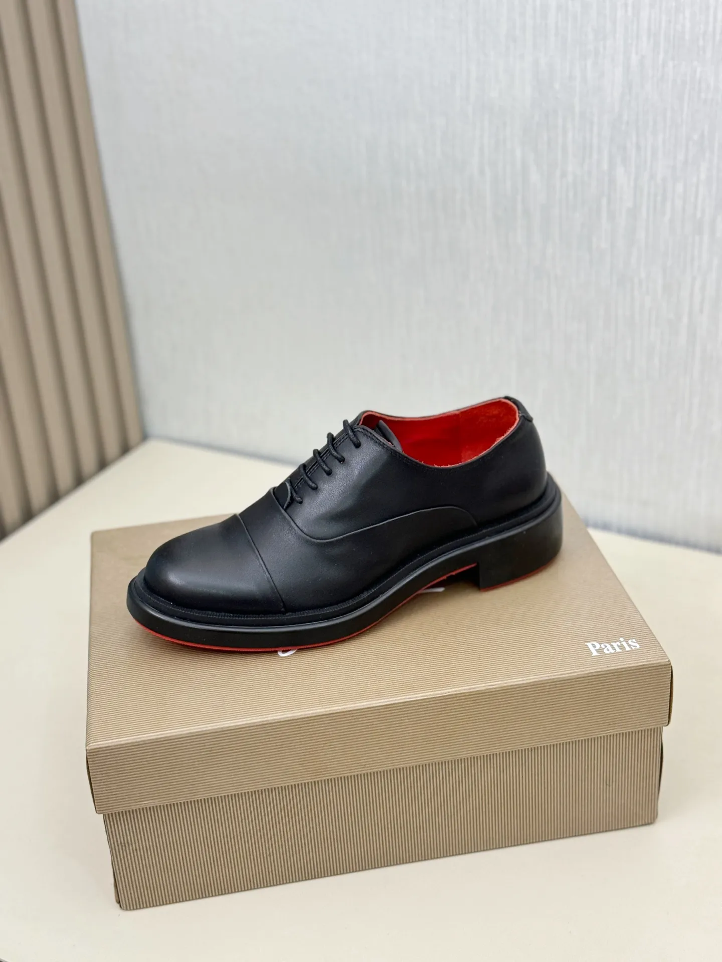 [CL～High-end men's red-soled shoes] Top P: 840💰. Size: 39-44 (38.45.46 can be customized) 🆑Top original order purchasing agent Imported open-edge bead fabric, the lining is made of water-dyed cowhide🉑️ Imported TPU rubber sole, wear-resistant and non-slip, full of European style.